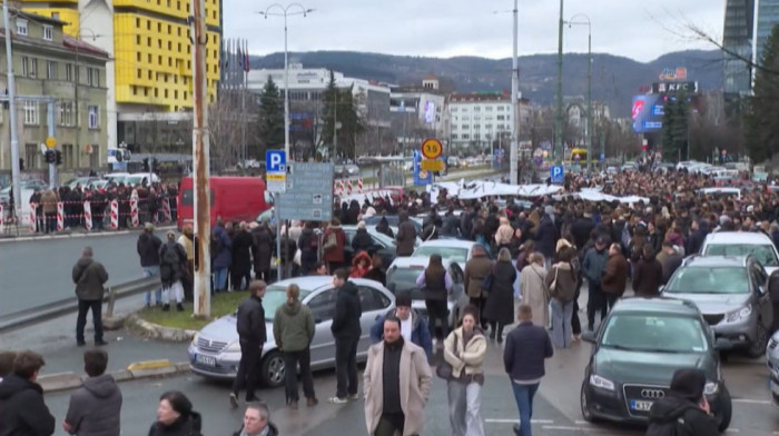 U Sarajevu završen peti protest povodom tramvajske nesreće: Za sutra najavljeno novo okupljanje