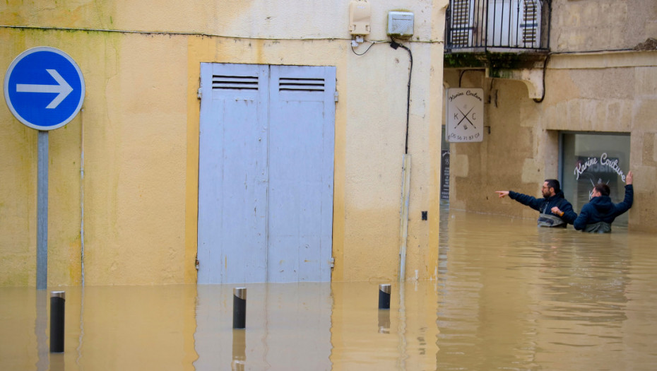 Na snazi crveni stepen upozorenja na poplave: 40 dana neprekidne kiše u Francuskoj i dalje stvara haos