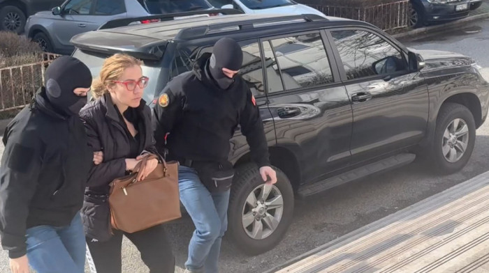 Bivšoj crnogorskoj ministarki prosvete Vesni Bratić određen pritvor do 72 sata