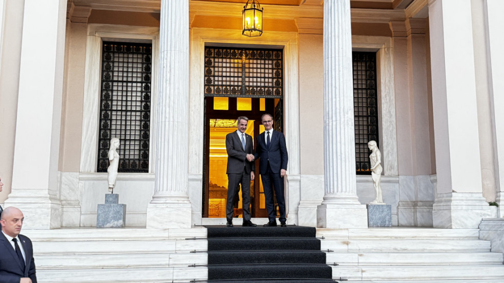 Premijer Macut u dvodnevnoj radnoj poseti Grčkoj: U Atini se sastao sa Micotakisom