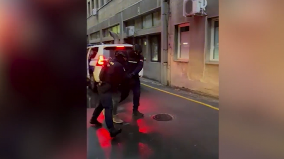 MUP objavio snimak hapšenja osumnjičenog za paljenje automobila Bogdana Ilića (VIDEO)