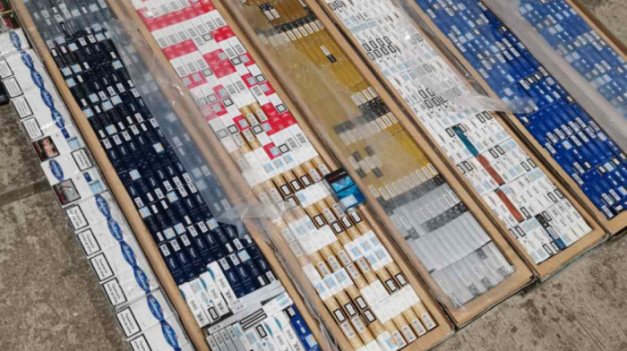 Sprečena dva pokušaja krijumčarenja robe na graničnim prelazima Batrovci i Preševo (FOTO)