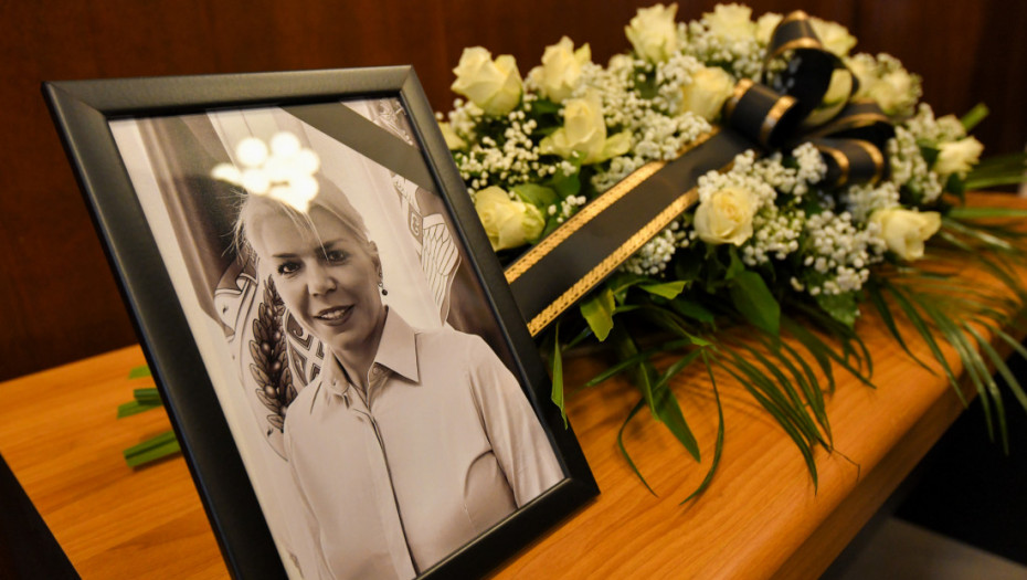 U Novom Sadu održana komemoracija nedavno tragično stradaloj Tatjani Ječmenici (FOTO)