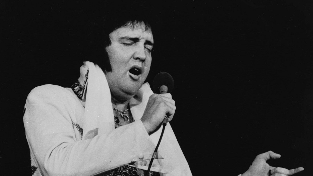 Da li je AI nezakonito učio na Elvisovim hitovima: Pokrenuta milionska tužba protiv kompanije Anthropic