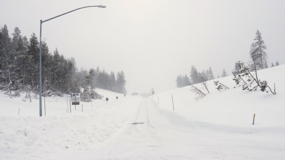 Osam skijaša stradalo u lavini u Kaliforniji: Spasilački timovi tragaju za jednom nestalom osobom