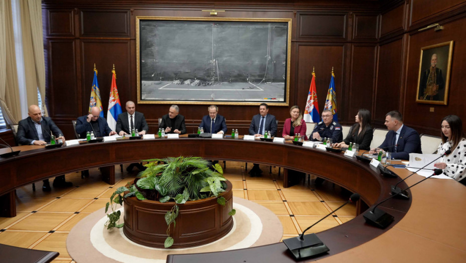 Sastali se Dačić i Gajić: Unapređenje bezbednosti na sportskim događajima u Srbiji