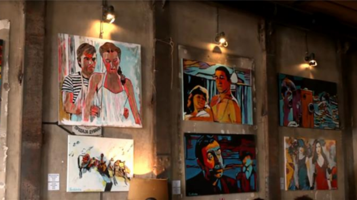 Izložba slika "A sad adio" oživljava legendarne replike iz domaćih filmova (VIDEO)