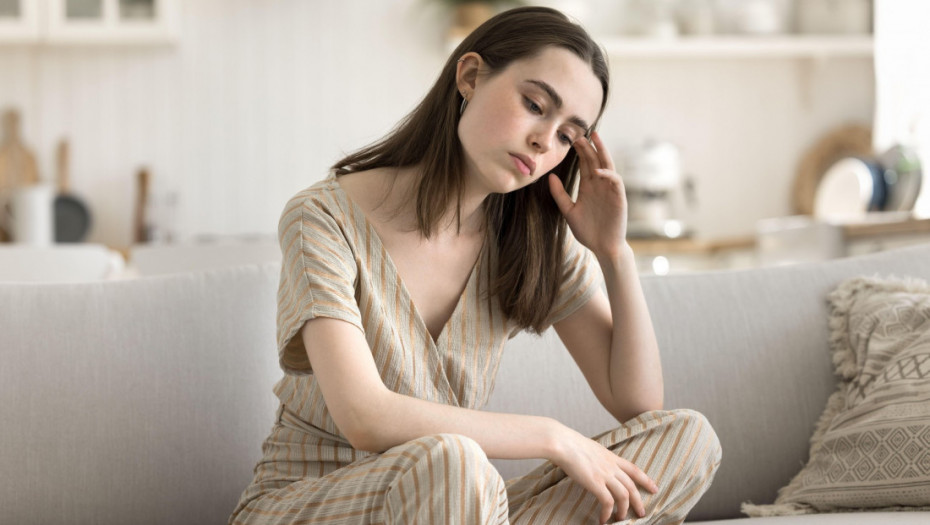 Šta kaže nauka o "špijuniranju" bivšeg partnera na društvenim mrežama?