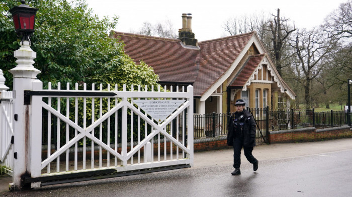 Policija već drugi dan vrši pretragu nekadašnje rezidencije bivšeg princa Endrua