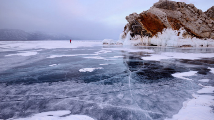 Automobil propao kroz led na Bajkalskom jezeru, ima poginulih