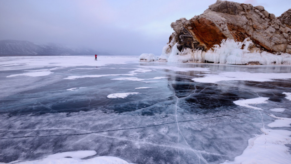 Automobil propao kroz led na Bajkalskom jezeru, ima poginulih