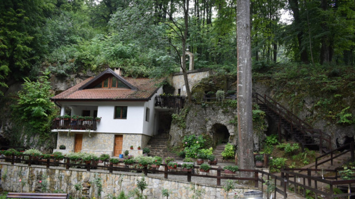 Pavkov: Većom zaštitom spomenika prirode kod manastira Tumane čuvamo regionalno dobro