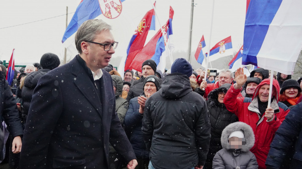 Vučić nastavlja posetu Zaječarskom i Borskom okrugu: Meštanima sela Sastavak obećao novi put i mobilne ambulante