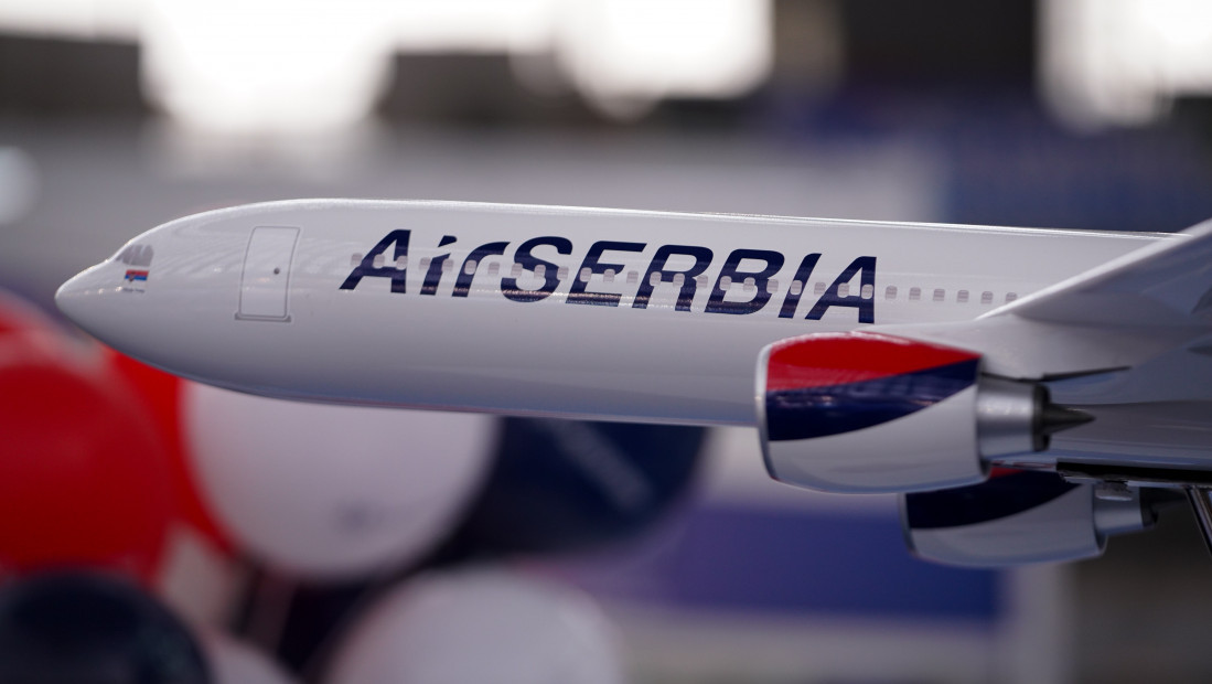 Avion Er Srbije sa 267 putnika poleteo iz Dubaija: U letelici 10 beba, očekuje se u Beogradu pola sata posle ponoći