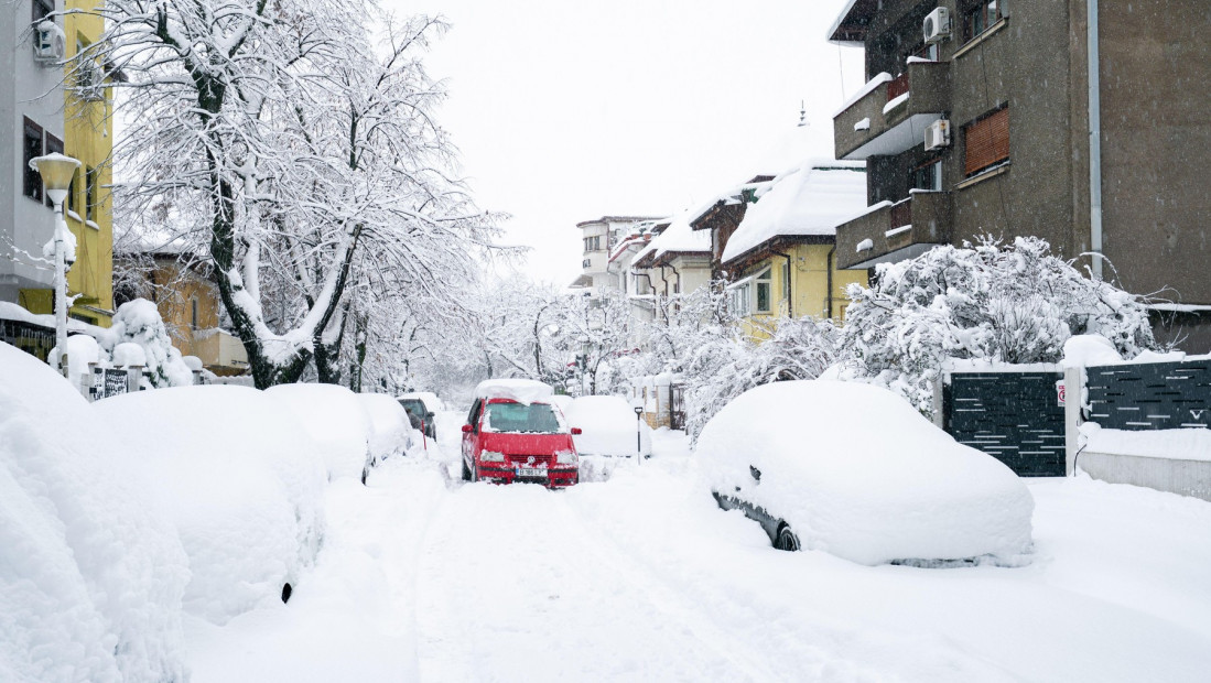 Sneg izazvao haos u Rumuniji: Mnogi potrošači bez struje, upozoravaju se građani da ne polaze na put bez preke potrebe