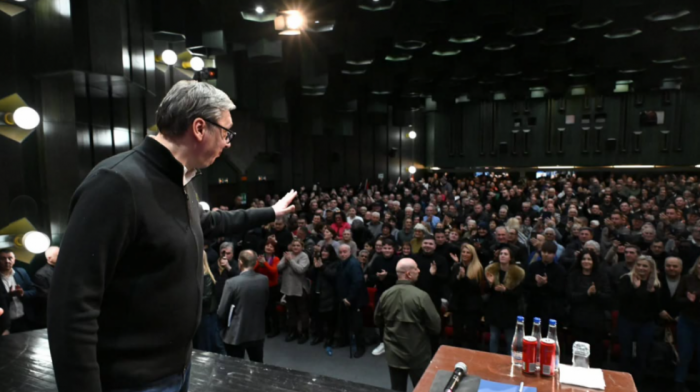 Vučić sa građanima u Kladovu: Rešeno je finansiranje brze saobraćajnice od Golupca do Brze Palanke