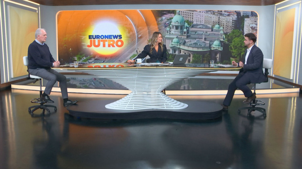 "Predizborna kampanja na steroidima": Koje sve poruke je poslao Vučić posetom istoku Srbije