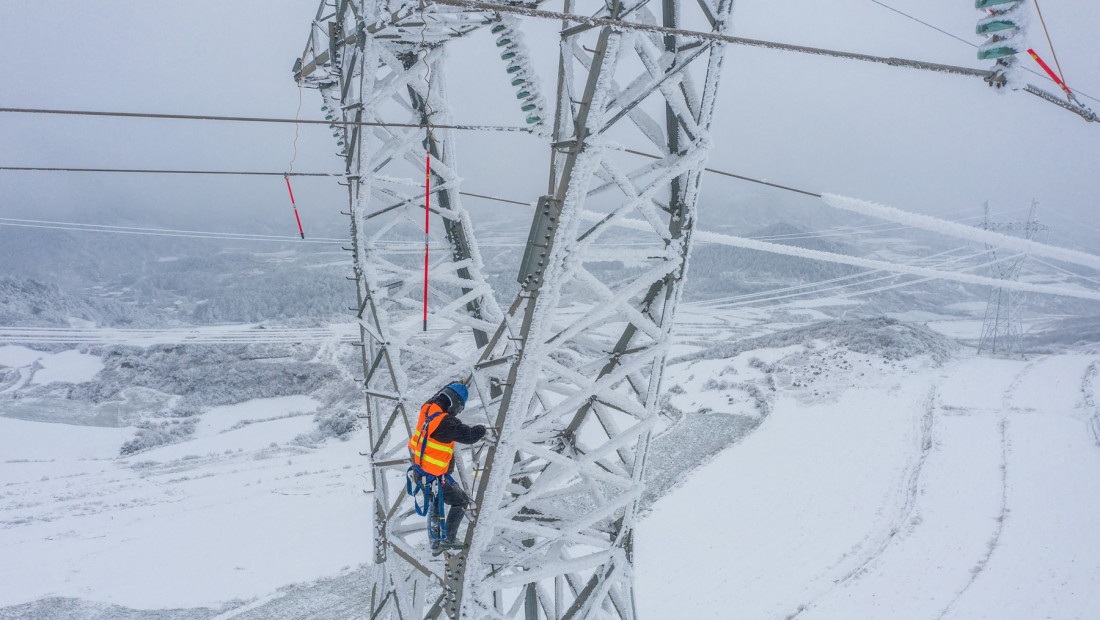 Na severoistoku Slovenije oko 3.000 potrošača već treći dan bez struje