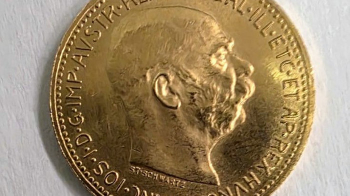 Zlato, nakit, kovanice, Jozefov dukat: Na Vatinu i Horgošu sprečeno krijumčarenje blaga vrednog skoro 40.000 evra (FOTO)