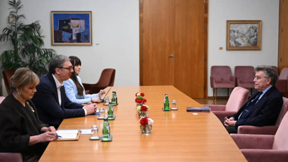 Vučić se sastao sa Tjerijem de Monbrijalom: Ponovio sam da će Srbija ostati dosledna principima prava i pravde (FOTO)
