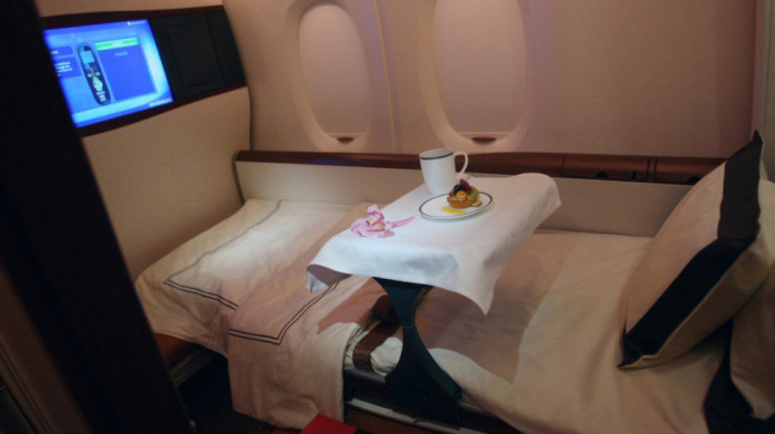 Platio 14.000$ avionsku kartu, snimak izazvao burne reakcije: Evo šta je dobio za taj novac