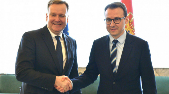Petković sa Sorensenom: Diskriminatorski propisi Prištine ugrožavaju više od 10.000 Srba (FOTO)