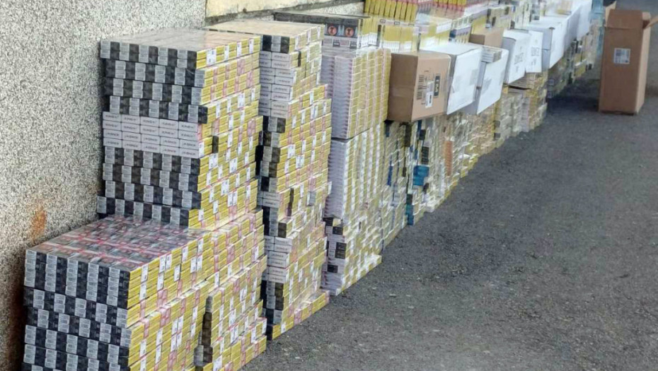 Uhapšen muškarac sa nedozvoljenim paklicama vrednosti više od tri i po miliona: Našli mu pun bunker u "mercedesu"