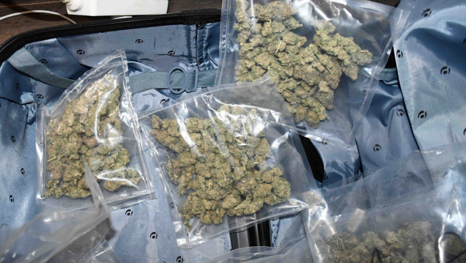 Uhapšen osumnjičeni diler u Nišu: Policija mu našla dva i po kilograma droge
