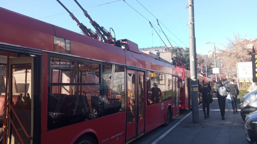 Kolaps u Vojislava Ilića: Trolejbusi ostali bez struje, stvaraju se gužve u saobraćaju