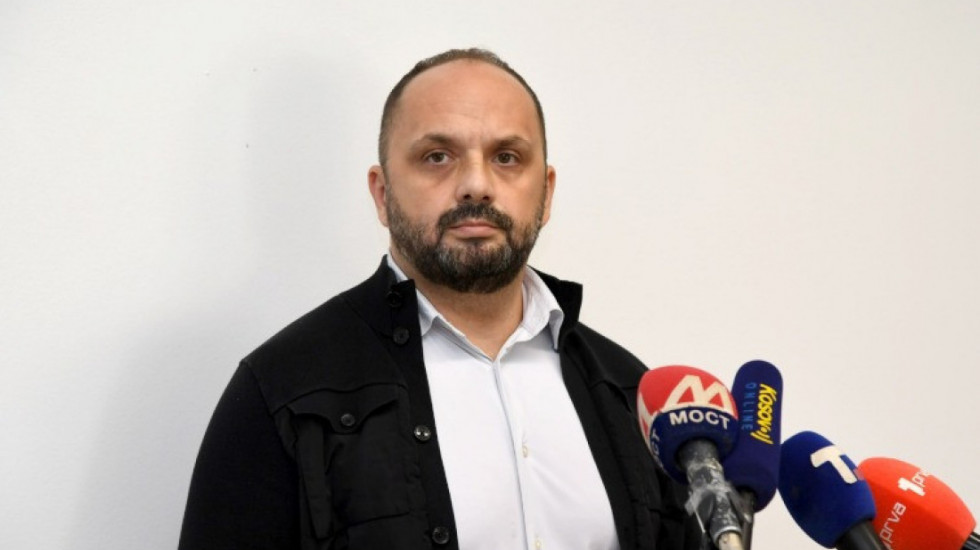 Gradonačelnik Severne Mitrovice: Peci zloupotrebljava decu u političke svrhe posetom studenata spomen-ploči