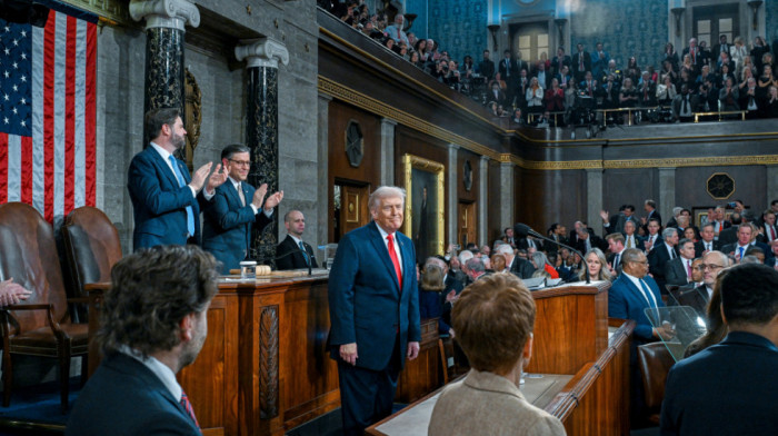Tramp dodelio Medalju časti pilotu koji je učestvovao u hapšenju Madura u Karakasu
