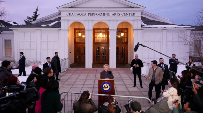 Hilari Klinton tokom šest sati ispitivanja negirala vezu sa Epstinom:  Saslušanje pred kraj dobilo "čudan obrt"