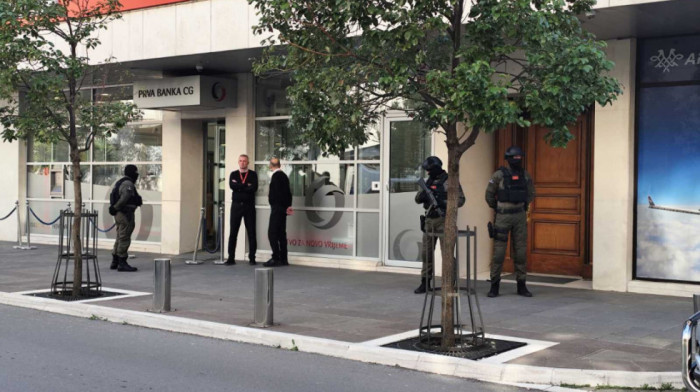 Policija opkolila zgradu u kojoj živi Aco Đukanović: Opsadno stanje u centru Podgorice (VIDEO)