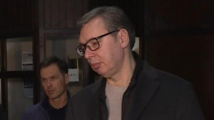 Vučić po dolasku iz Kazahstana posetio Dačića: Suviše je rano za prognoze, parametri su bolji