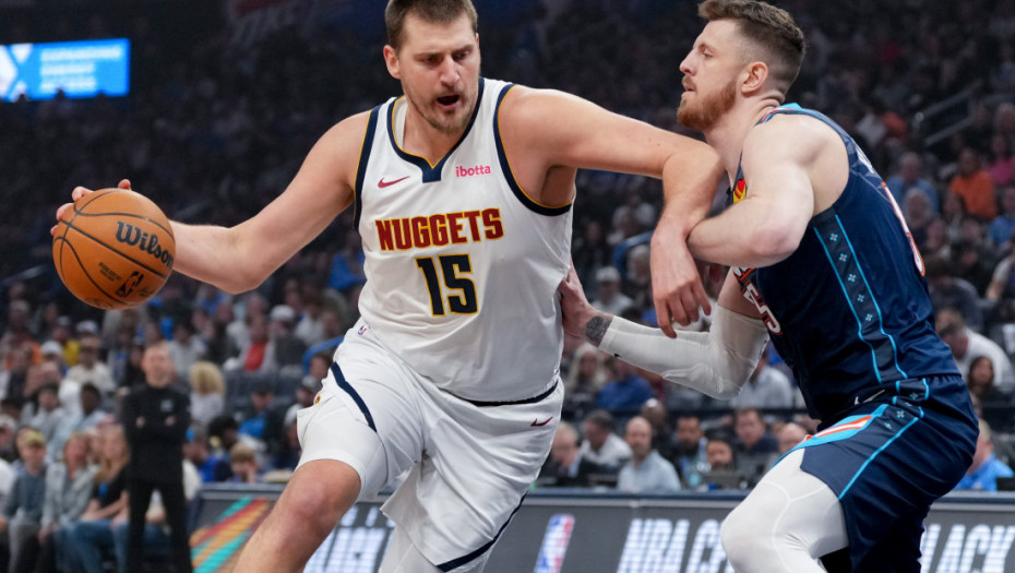 Jokić nesportski fauliran pa besno krenuo na provokatora: Sprečen fizički obračun