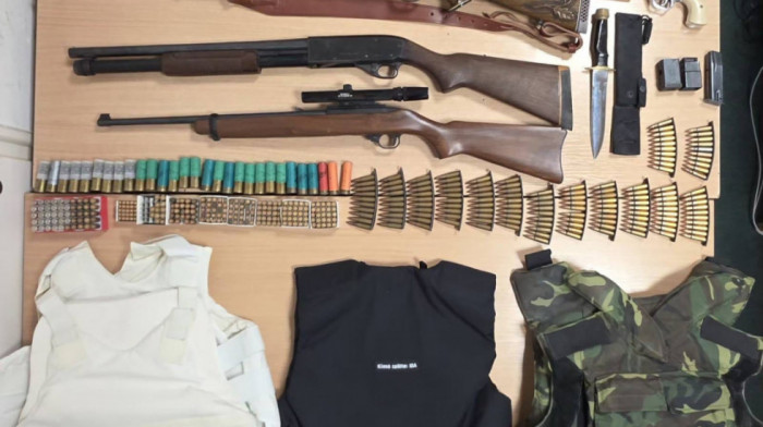 U kući Aca Đukanovića policija pronašla puške, pištolje i pancire