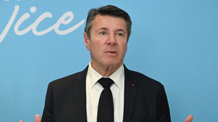 Okačena svinjska glava sa Davidovom zvezdom na kapiju kuće gradonačelnika Nice