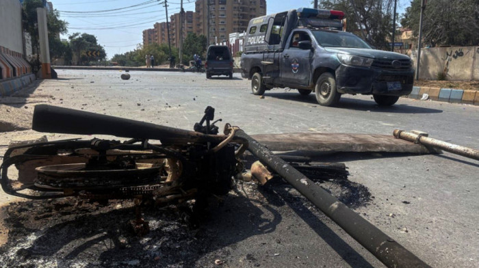 Demonstranti upali u američki konzulat u Karačiju, najmanje šestoro poginulih