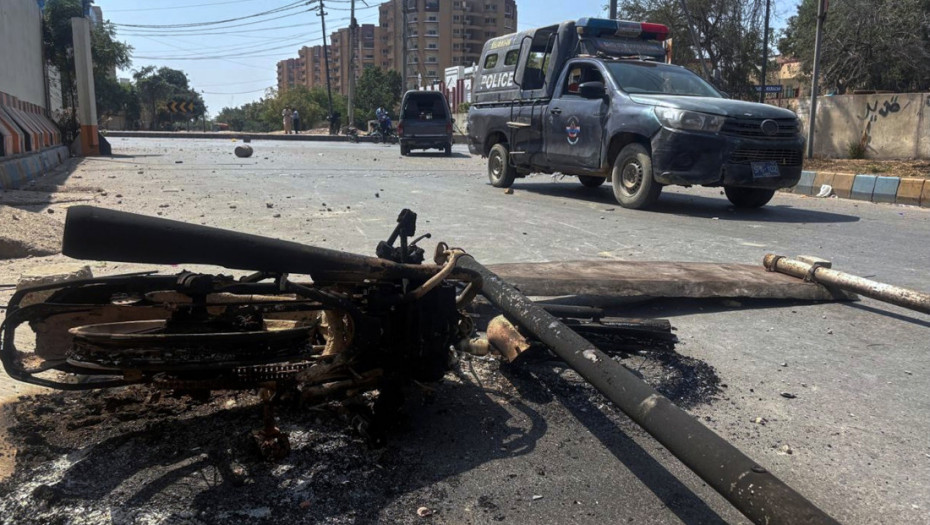Demonstranti upali u američki konzulat u Karačiju, najmanje šestoro poginulih