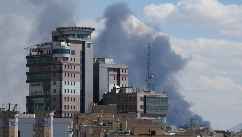 Vučić: Naše osoblje iz ambasade u Iranu je na putu ka Bakuu
