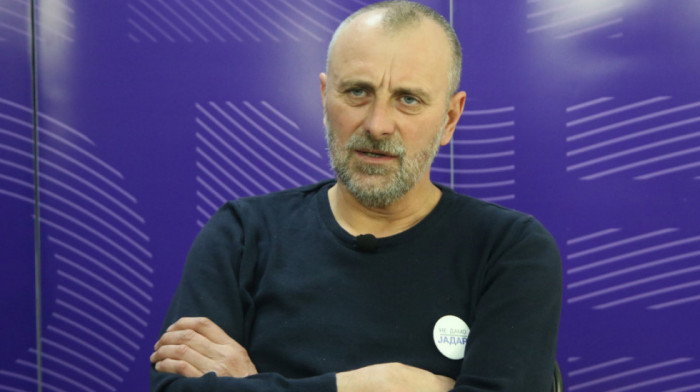 Uhapšen Zlatko Kokanović, osumnjičen da je traktorom udario policajce na protestu u Loznici