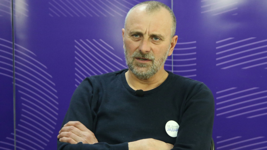 Uhapšen Zlatko Kokanović, osumnjičen da je traktorom udario policajce na protestu u Loznici