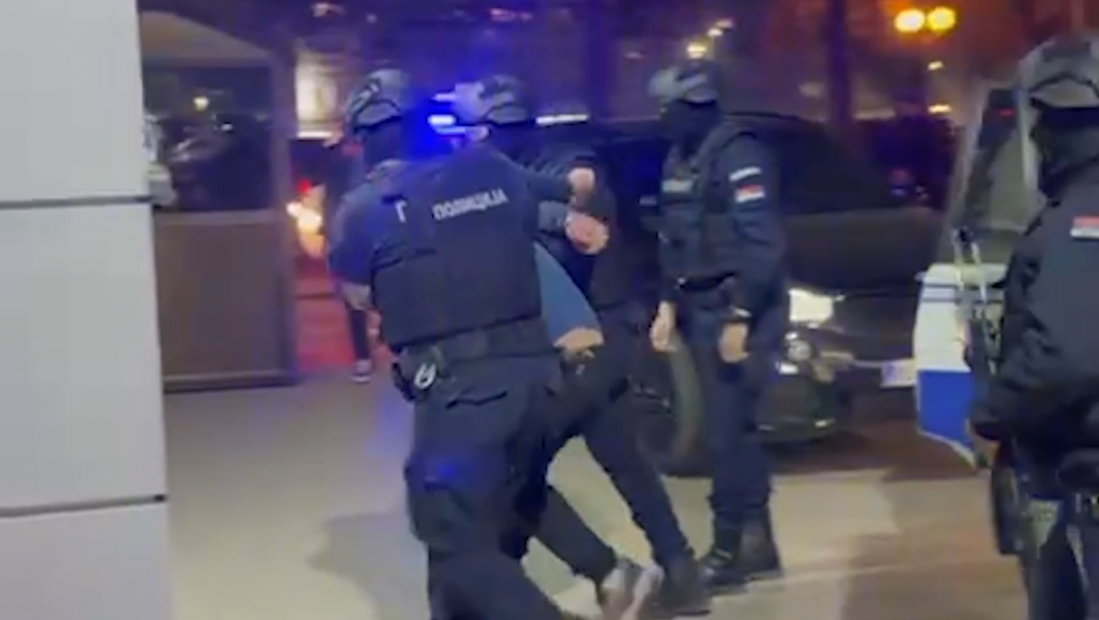 Određen pritvor osumnjičenima za teško ubistvo u Kragujevcu: Izrešetali auto u kojem je bila žrtva