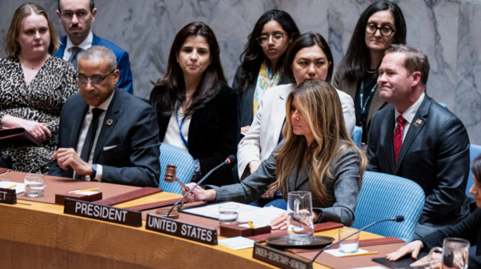 Presedan u istoriji UN: Melanija Tramp predsedavala SB u Njujorku, sednica bila posvećena obrazovanju