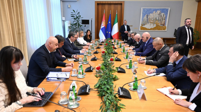 Vučić sa Krozetom o globalnim bezbednosnim izazovima i jačanju saradnje Srbije i Italije