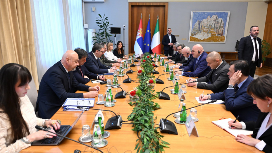 Vučić sa Krozetom o globalnim bezbednosnim izazovima i jačanju saradnje Srbije i Italije