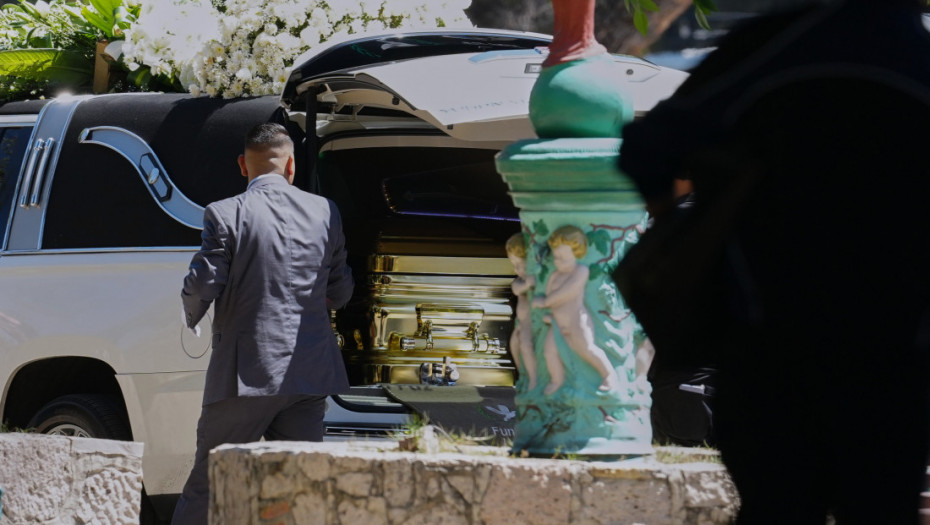 El Menčo, vođa moćnog meksičkog kartela, sahranjen u zlatnom kovčegu u prisustvu velikog broja vojnika