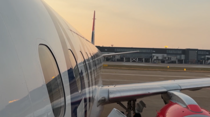 Još jedan avion iz Dubaija sleteo u Beograd