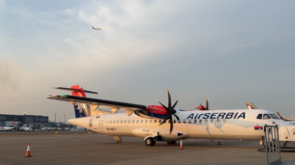 Avion za povratak državljana Srbije evakuisanih iz Izraela stigao u Egipat (VIDEO)