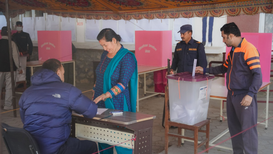 Nepalci danas biraju novi parlament na prevremenim opštim izborima
